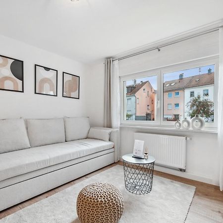 Malu Rooms - Ruhige Lage, Erdgeschoss, Smarttv, Netflix, 24H Checkin, Ludwigsburg Kültér fotó
