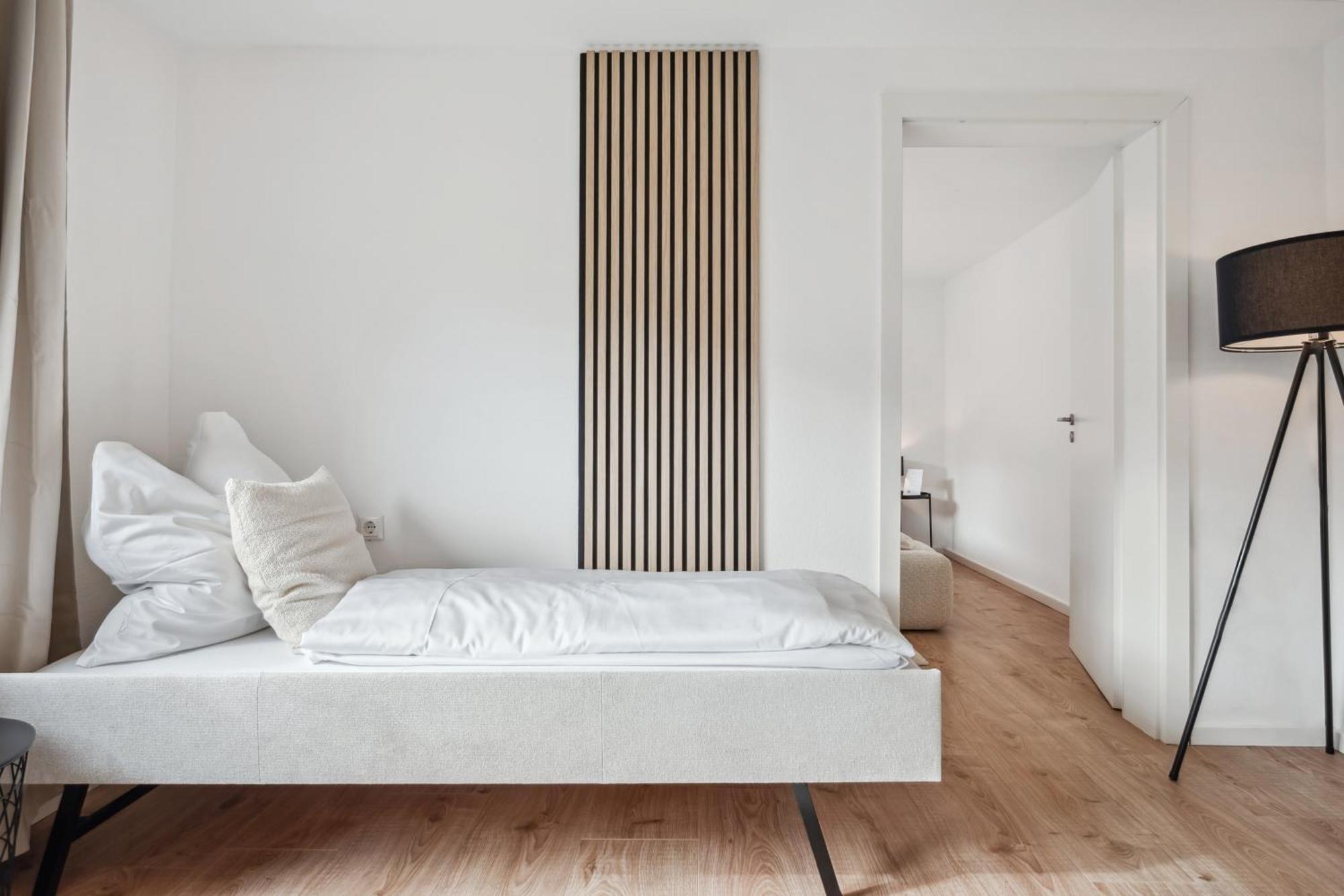 Malu Rooms - Ruhige Lage, Erdgeschoss, Smarttv, Netflix, 24H Checkin, Ludwigsburg Kültér fotó