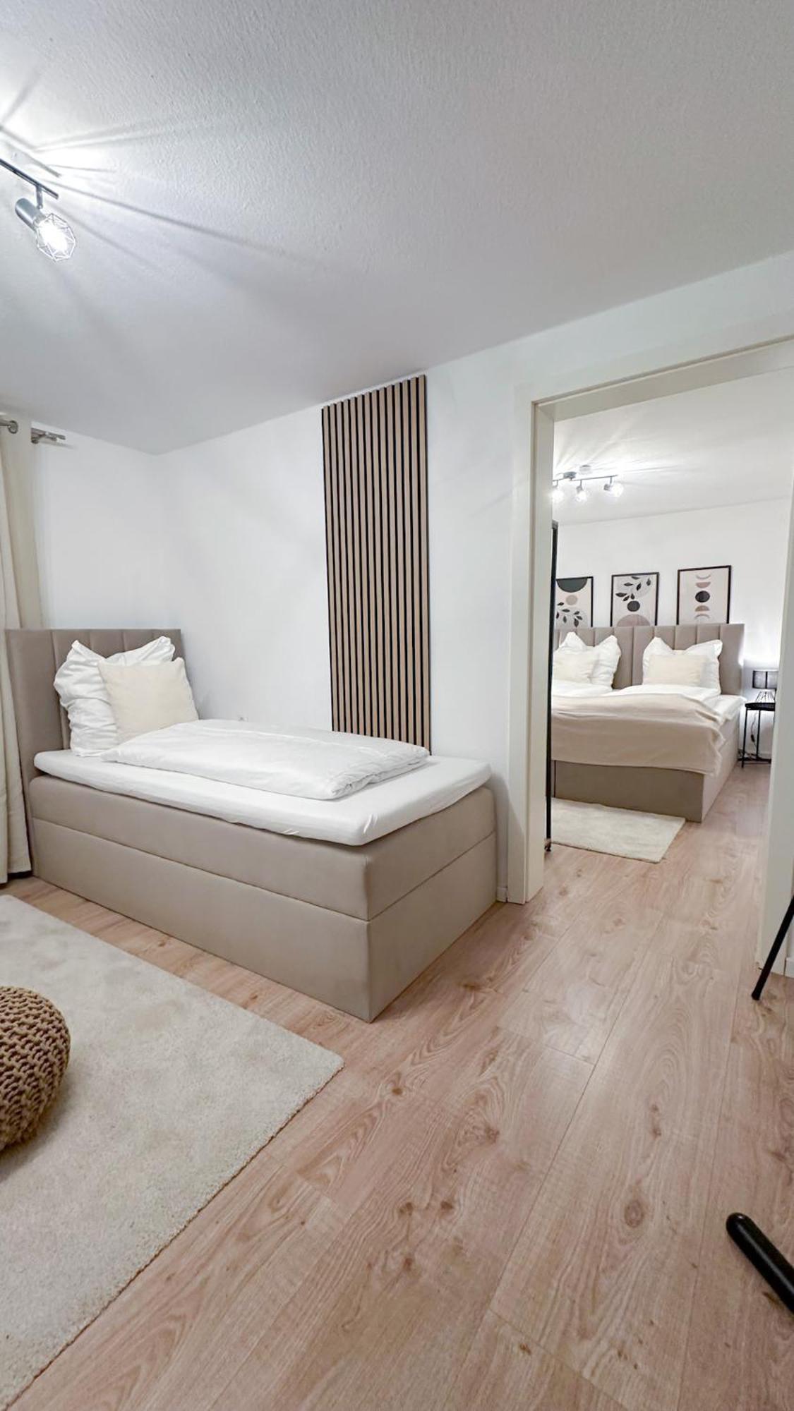 Malu Rooms - Ruhige Lage, Erdgeschoss, Smarttv, Netflix, 24H Checkin, Ludwigsburg Kültér fotó